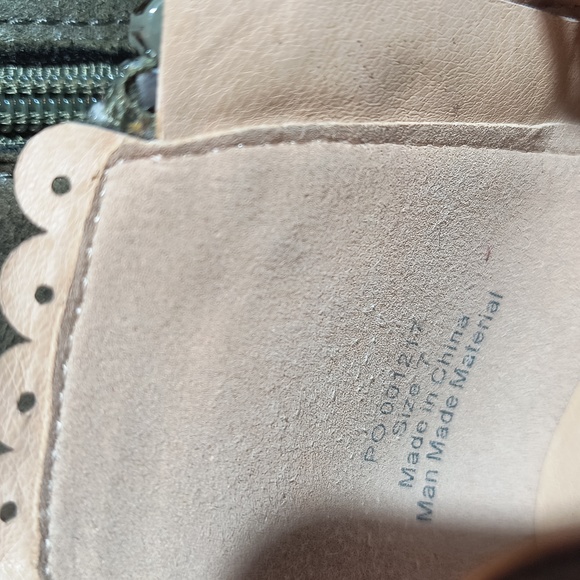 O'Neill Booties, Olive Green Beautiful Design - Picture 2 of 11